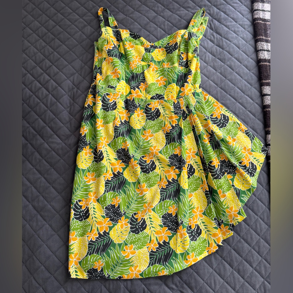 A Classic Paradise Palm Jungle Paradise Sarong Dress in size 2XL